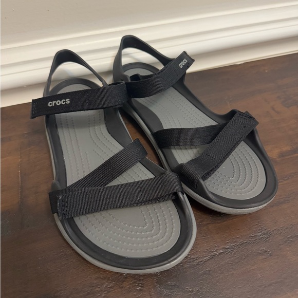 Crocs Black Swiftwater Webbing Sandals Women's size 6 - Picture 9 of 9